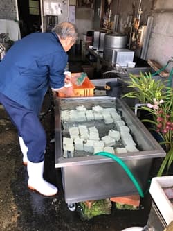 安来市の長谷川豆腐店