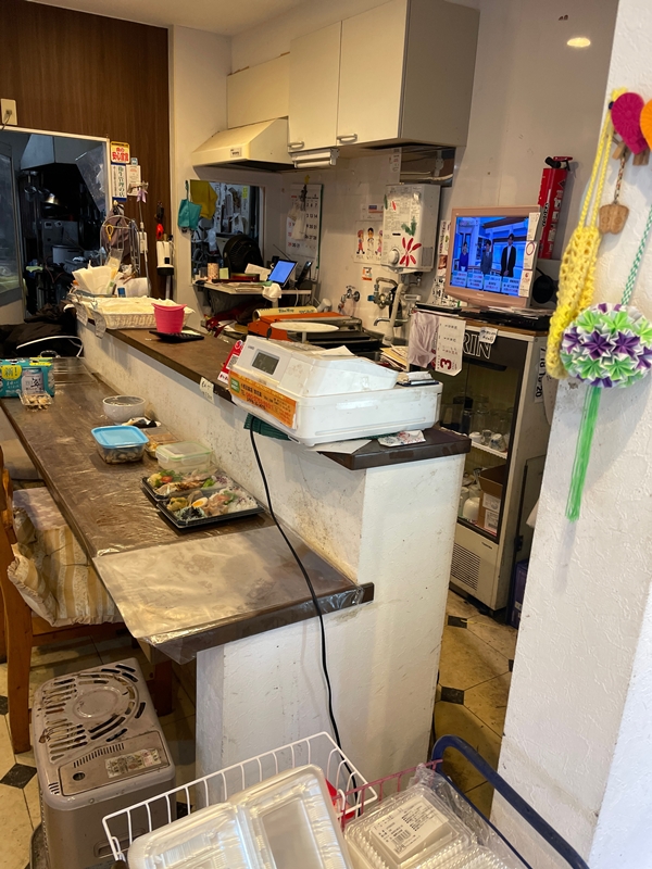 小西とうふ店の店内