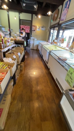 福岡県久留米市の梅の花久留米工場直売所の店内写真